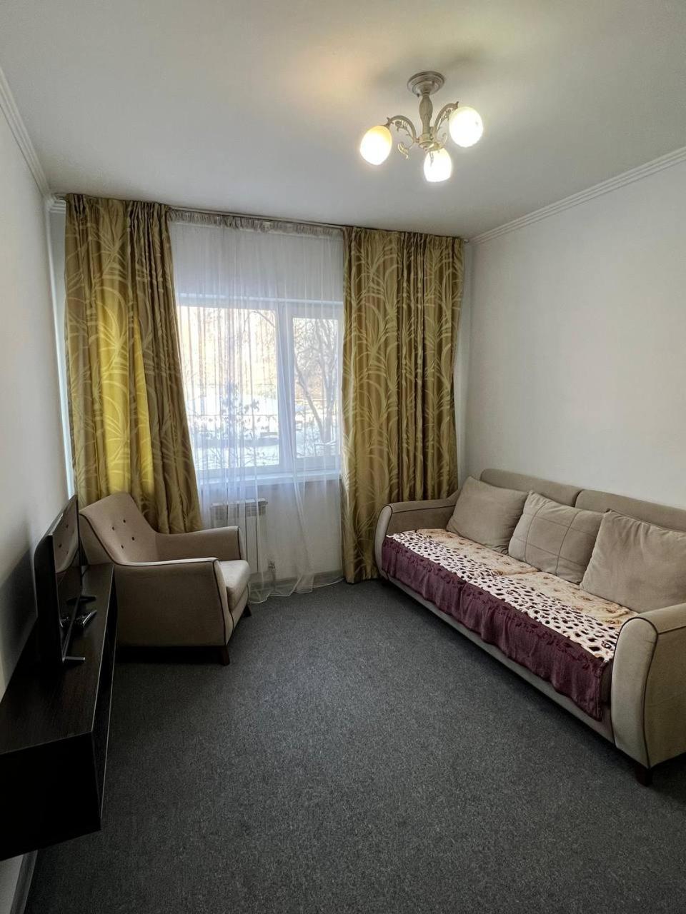 Zhalgin'S Apartments 1 Turksib Extérieur photo